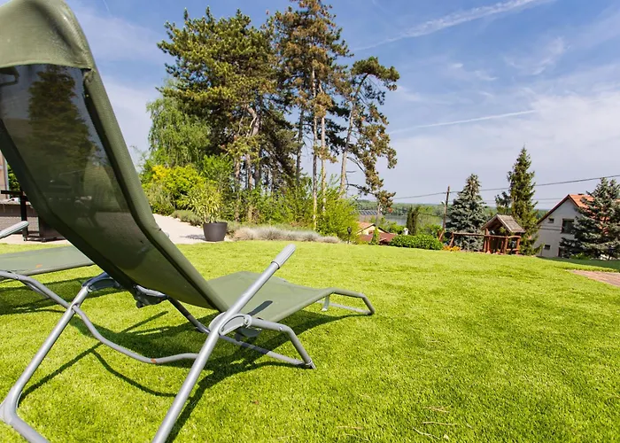 Kulcsi-duna Vendeghaz Tatil Evi *